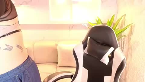 Snapshot of scarlett_smith_tp chatting on December 16, 2025, 1:27 pm Scarlett online show from December 16, 2025, 1:27 pm