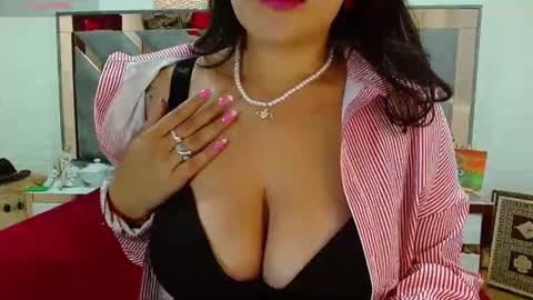 hellen  online show from December 22, 2025, 6:38 pm