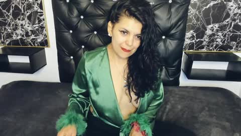 Snapshot of scarlett_w0lf chatting on December 20, 2024, 3:00 pm Scarlett online show from December 20, 2024, 3:00 pm