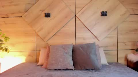     online show from February 11, 2026, 12:32 pm