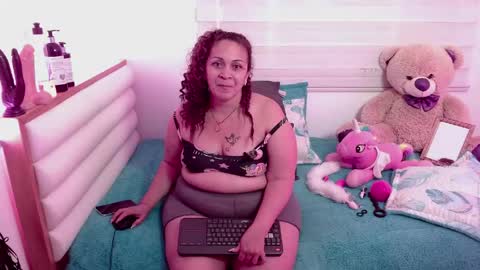 Snapshot of scarlettbooty chatting on May 16, 2026, 3:22 pm scarlettbooty online show from May 16, 2026, 3:22 pm