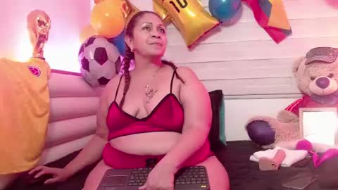 Snapshot of scarlettbooty chatting on June 14, 2026, 11:45 am scarlettbooty online show from June 14, 2026, 11:45 am