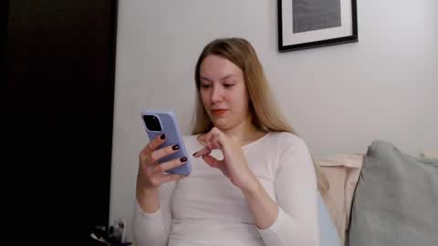 Scarlett online show from October 23, 2025, 4:39 pm