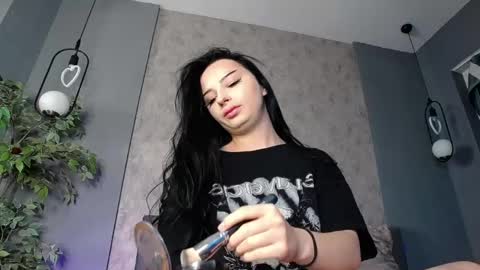 scarlettjakobs online show from April 23, 2026, 3:52 am