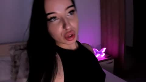 scarlettjakobs online show from July 9, 2026, 3:27 pm