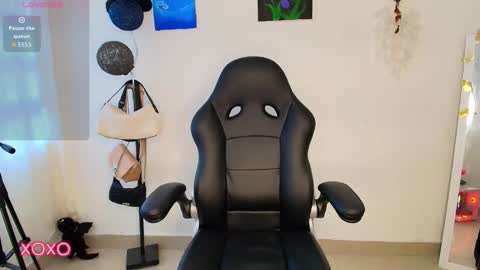 Scarlett online show from April 25, 2026, 10:07 pm