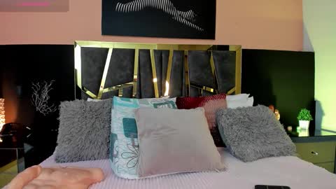 scarlettorres online show from December 2, 2025, 6:47 pm