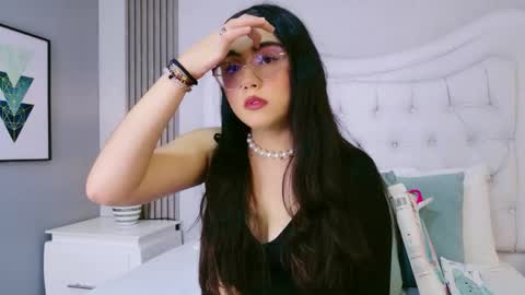 Snapshot of scarlettpetrovaa chatting on May 27, 2026, 11:29 am Scarlett Petrova online show from May 27, 2026, 11:29 am