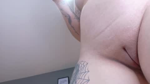 Snapshot of scarlettvex__ chatting on October 18, 2025, 2:47 am S C A R L E T T online show from October 18, 2025, 2:47 am