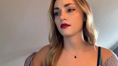 ScarlettxBlonde online show from March 27, 2026, 3:12 pm