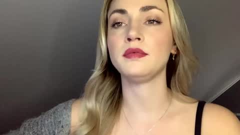 Snapshot of scarlettxblonde chatting on May 13, 2026, 2:14 pm ScarlettxBlonde online show from May 13, 2026, 2:14 pm