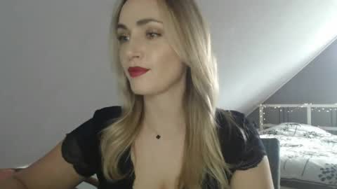 Snapshot of scarlettxblonde chatting on May 31, 2026, 2:13 pm ScarlettxBlonde online show from May 31, 2026, 2:13 pm