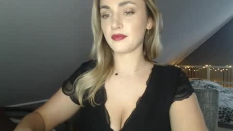 Snapshot of scarlettxblonde chatting on May 31, 2026, 6:09 pm ScarlettxBlonde online show from May 31, 2026, 6:09 pm