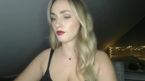 Snapshot of scarlettxblonde chatting on June 2, 2026, 7:27 pm ScarlettxBlonde online show from June 2, 2026, 7:27 pm