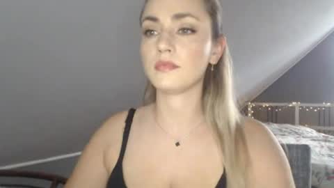 Snapshot of scarlettxblonde chatting on June 10, 2026, 2:16 pm ScarlettxBlonde online show from June 10, 2026, 2:16 pm