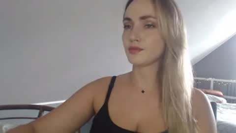 Snapshot of scarlettxblonde chatting on July 1, 2026, 2:18 pm ScarlettxBlonde online show from July 1, 2026, 2:18 pm