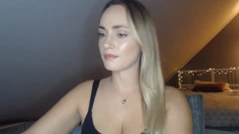 Snapshot of scarlettxblonde chatting on July 21, 2026, 7:49 pm ScarlettxBlonde online show from July 21, 2026, 7:49 pm