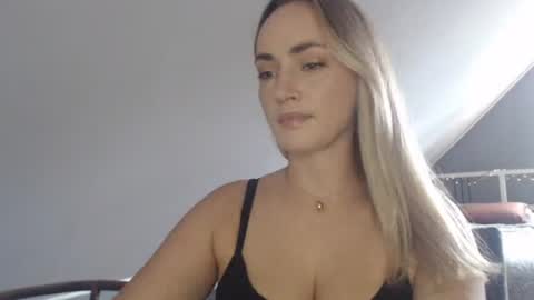 Snapshot of scarlettxblonde chatting on July 29, 2026, 2:26 pm ScarlettxBlonde online show from July 29, 2026, 2:26 pm