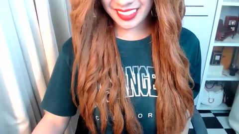 Queen Scarlet online show from March 6, 2026, 4:42 am