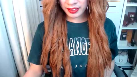 Queen Scarlet online show from March 9, 2026, 3:32 am