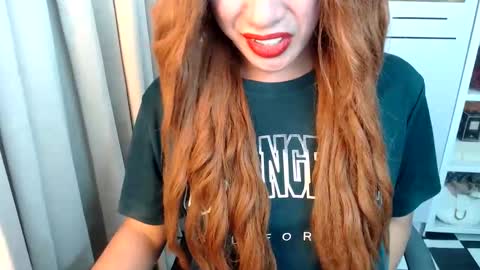 Queen Scarlet online show from March 18, 2026, 3:15 pm