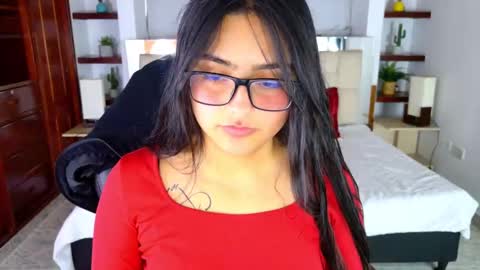 Snapshot of scarlleth_1 chatting on September 15, 2025, 12:05 pm scarllet online show from September 15, 2025, 12:05 pm