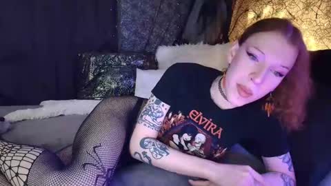 Snapshot of scary_sarah chatting on February 3, 2025, 7:00 pm Sarah Bones online show from February 3, 2025, 7:00 pm