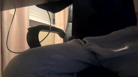 Snapshot of scb894682 chatting on December 5, 2024, 6:21 am Skinny College Boy online show from December 5, 2024, 6:21 am