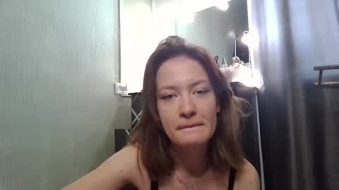 Snapshot of scented_elsa chatting on November 8, 2025, 11:21 am Elsa online show from November 8, 2025, 11:21 am