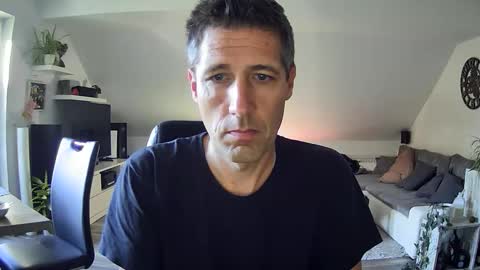 Snapshot of schnuckigeil chatting on September 18, 2025, 7:10 am Dildomen online show from September 18, 2025, 7:10 am