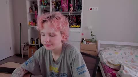 Snapshot of school_love chatting on November 26, 2025, 7:31 am Rina online show from November 26, 2025, 7:31 am