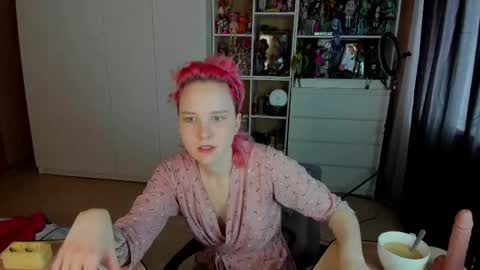 Rina online show from May 13, 2026, 7:17 am