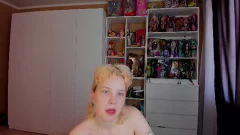 Rina online show from July 12, 2026, 8:16 am