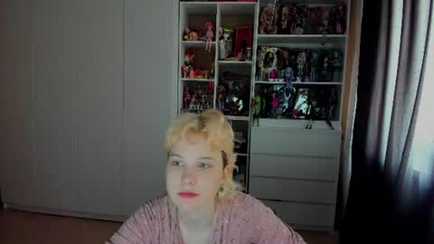 Rina online show from July 13, 2026, 8:06 am