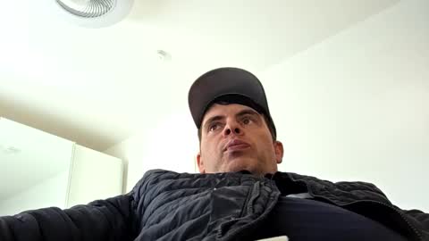 Snapshot of schosch01 chatting on March 16, 2026, 12:20 pm schosch01 online show from March 16, 2026, 12:20 pm