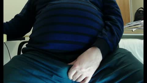 Snapshot of schwanz2023 chatting on December 8, 2024, 11:19 pm Mick online show from December 8, 2024, 11:19 pm