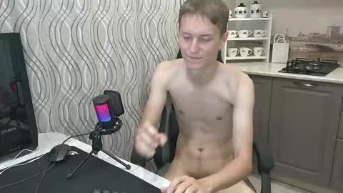 Snapshot of schweppess__ chatting on September 25, 2025, 7:06 pm Dimka online show from September 25, 2025, 7:06 pm