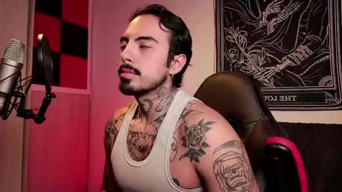 Snapshot of scockpion_ chatting on June 7, 2026, 9:24 am Alejandro help me to reach 200 thumps up online show from June 7, 2026, 9:24 am