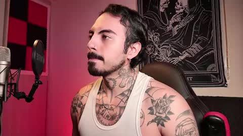 Snapshot of scockpion_ chatting on June 9, 2026, 8:59 am Alejandro help me to reach 200 thumps up online show from June 9, 2026, 8:59 am