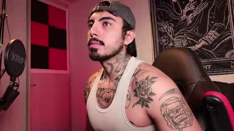 Snapshot of scockpion_ chatting on June 12, 2026, 10:03 am Alejandro help me to reach 200 thumps up online show from June 12, 2026, 10:03 am
