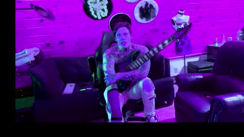 Snapshot of scopolominestrings chatting on December 18, 2025, 6:52 am siphonophordustbunny online show from December 18, 2025, 6:52 am