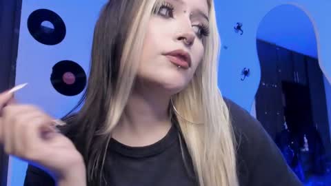 Snapshot of scorpiogyal chatting on November 10, 2025, 4:00 am Goddess online show from November 10, 2025, 4:00 am