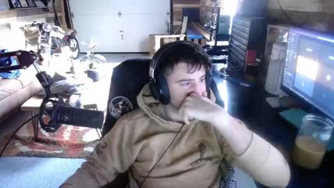 Snapshot of scotchthecat chatting on December 8, 2024, 5:22 pm Sup online show from December 8, 2024, 5:22 pm