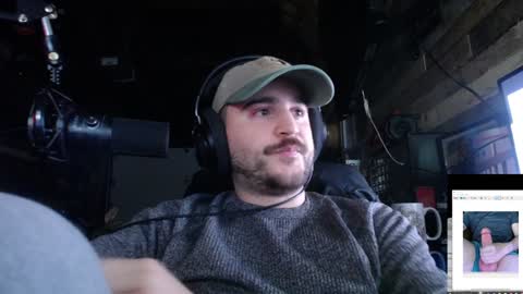 Snapshot of scotchthecat chatting on December 16, 2024, 11:18 pm Sup online show from December 16, 2024, 11:18 pm