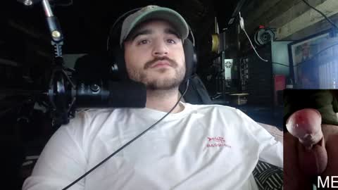 Snapshot of scotchthecat chatting on December 18, 2024, 1:26 am Sup online show from December 18, 2024, 1:26 am