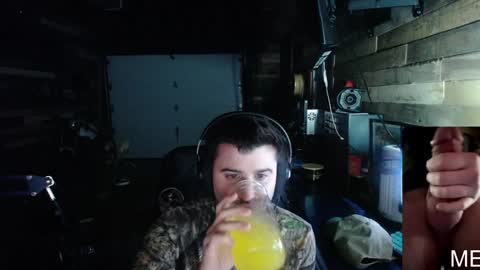 Snapshot of scotchthecat chatting on December 18, 2024, 10:46 pm Sup online show from December 18, 2024, 10:46 pm