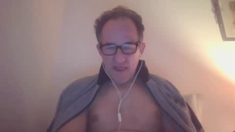 Snapshot of scotchwhieskie chatting on January 1, 2025, 10:56 pm scotchwhieskie online show from January 1, 2025, 10:56 pm