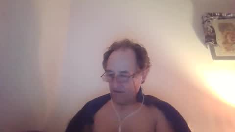 Snapshot of scotchwhieskie chatting on October 26, 2025, 11:42 pm scotchwhieskie online show from October 26, 2025, 11:42 pm