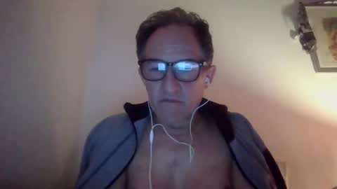 scotchwhieskie online show from April 27, 2026, 11:03 pm