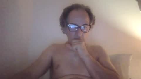 Snapshot of scotchwhieskie chatting on July 28, 2026, 10:42 pm scotchwhieskie online show from July 28, 2026, 10:42 pm